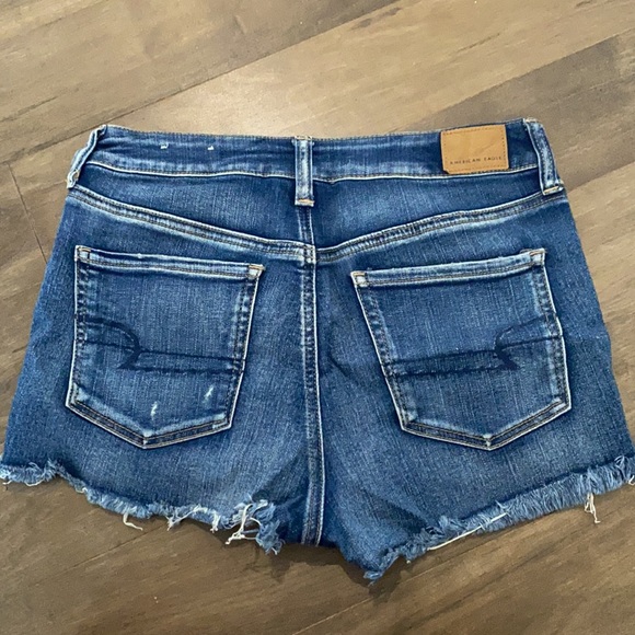 American Eagle cute, ripped denim shorts - Picture 3 of 3